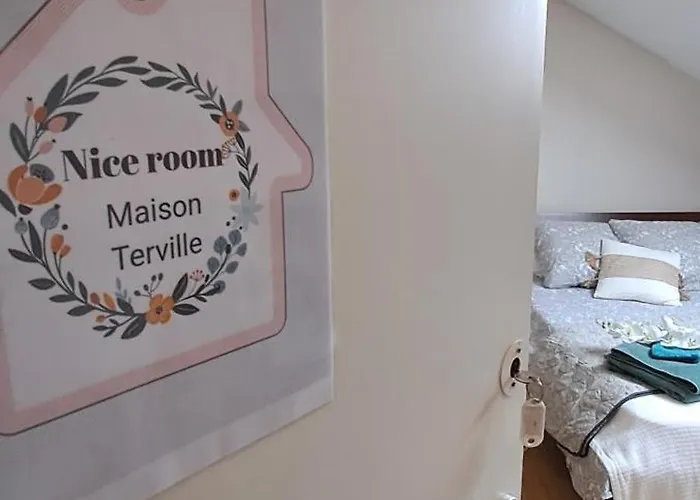 L'etoile Du Matin לינה וארוחת בוקר *